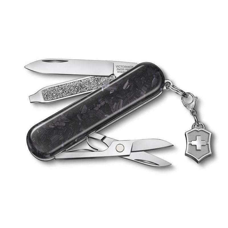 Victorinox Canif Classic SD Brilliant en fibre de carbone